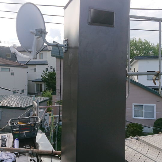 澄川某アパート　煙突板金巻き工事